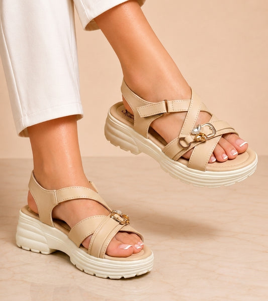 Walkzy Cross Strap Chunky Sandal — Casual Cool, Everyday Glam!